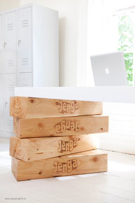 Dezeen-Hot-Desk-by-Boys-and-Girls-4 Hot Desk by Boys and Girls