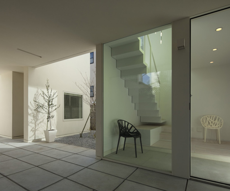 Portico by Aida Atelier and Kuno Lab Portico by Aida Atelier and Kuno Lab