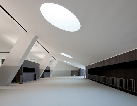 Centro Multiusos de Lamego by Barbosa & Guimarães Centro Multiusos de Lamego by Barbosa & Guimarães