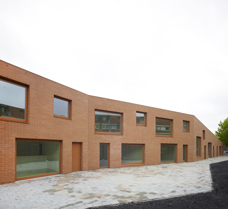 Galjoen School by Rocha Tombal Galjoen School by Rocha Tombal