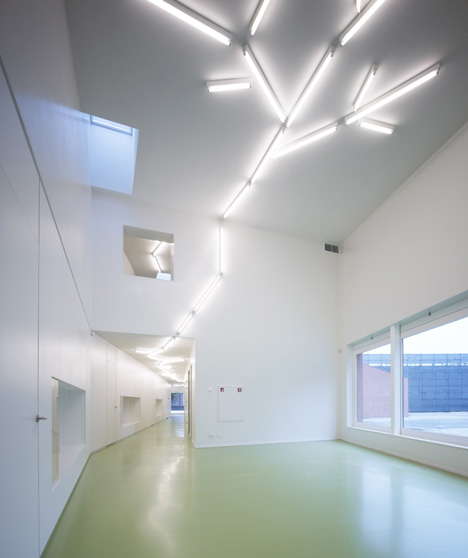 Galjoen School by Rocha Tombal Galjoen School by Rocha Tombal