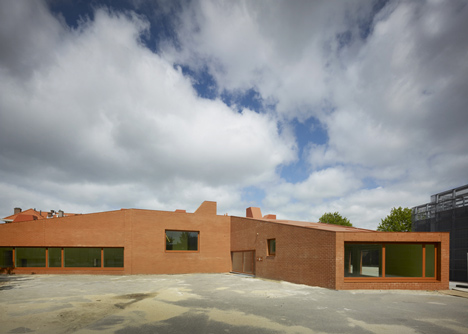 Galjoen School by Rocha Tombal Galjoen School by Rocha Tombal