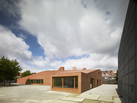 Galjoen School by Rocha Tombal Galjoen School by Rocha Tombal
