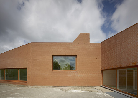 Galjoen School by Rocha Tombal Galjoen School by Rocha Tombal