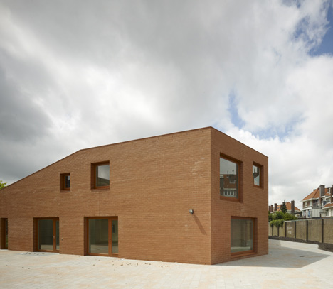 Galjoen School by Rocha Tombal Galjoen School by Rocha Tombal