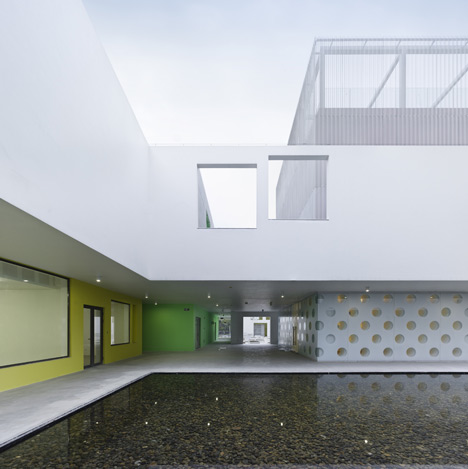 Qingpu Youth Centre by Atelier Deshaus