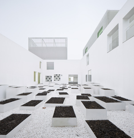 Qingpu Youth Centre by Atelier Deshaus