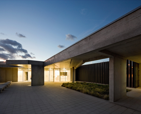 Swimming Pool in Tortosa by Arquitecturia