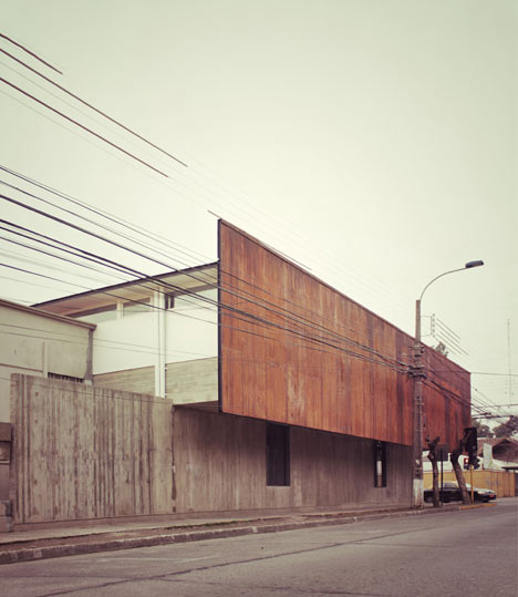 Administration Curricular Building Liceo María Auxiliadora de Linares by Surco Studio Administration Curricular Building Liceo María Auxiliadora de Linares by Surco Studio
