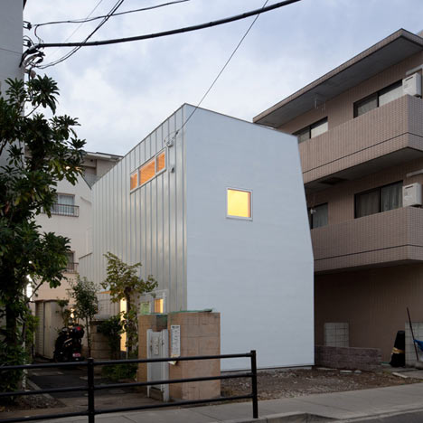 House in Motoyawata by Naya Architects