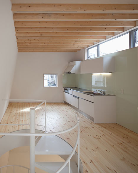 House in Motoyawata by Naya Architects