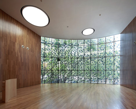 Nanshan Marriage Registration Centre by Urbanus
