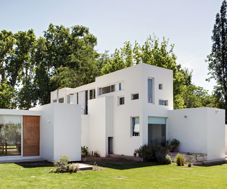 Casa Besares by Arquinoma Casa Besares by Arquinoma