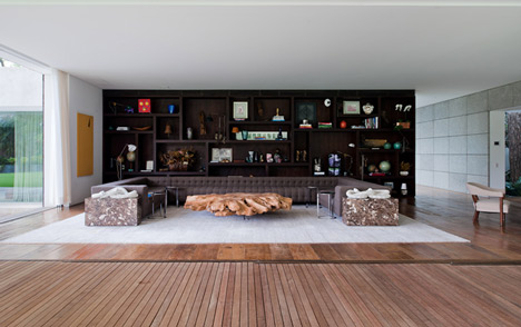 Casa Grecia by Isay Weinfeld