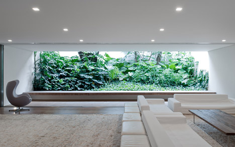 Casa Grecia by Isay Weinfeld