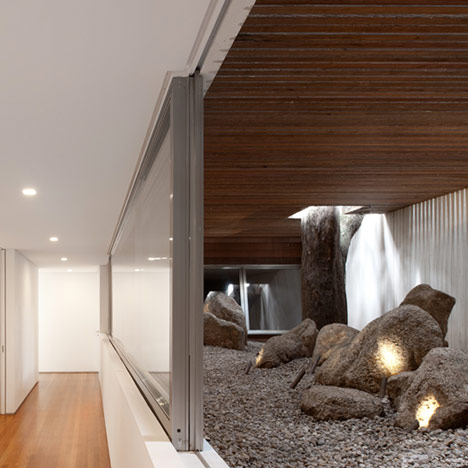 Casa Grecia by Isay Weinfeld