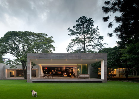 Casa Grecia by Isay Weinfeld