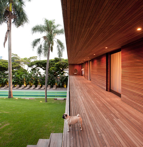 Casa Grecia by Isay Weinfeld