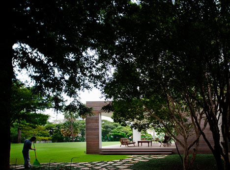 Casa Grecia by Isay Weinfeld