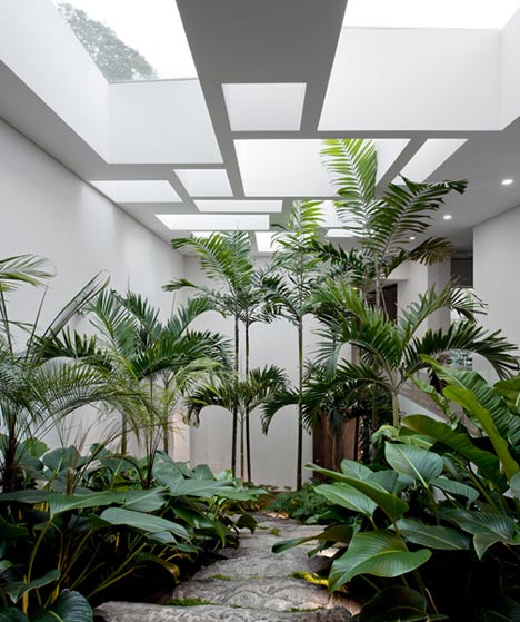 Casa Grecia by Isay Weinfeld