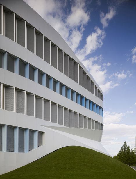 Centre for Virtual Engineering by UNStudio Centre for Virtual Engineering by UNStudio
