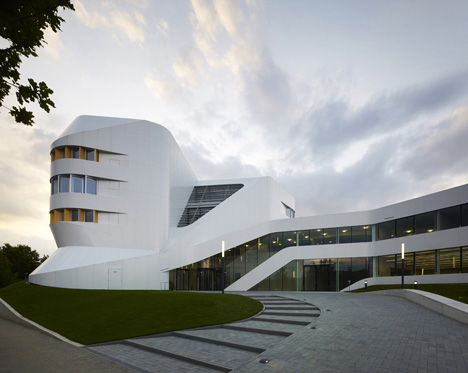 Centre for Virtual Engineering by UNStudio Centre for Virtual Engineering by UNStudio
