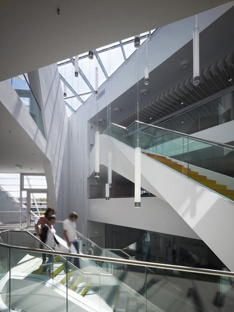 Centre for Virtual Engineering by UNStudio Centre for Virtual Engineering by UNStudio