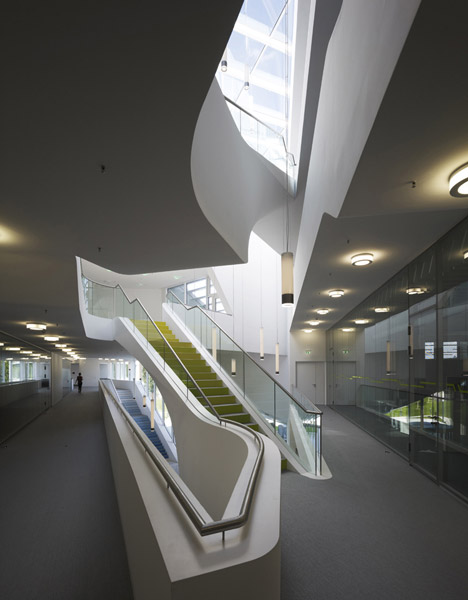 Centre for Virtual Engineering by UNStudio Centre for Virtual Engineering by UNStudio