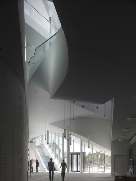 Centre for Virtual Engineering by UNStudio Centre for Virtual Engineering by UNStudio
