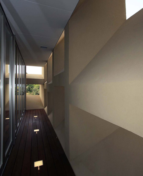 Enbutsu-do at Eifuku-ji Temple by Zai Shirakawa Architects & Associates