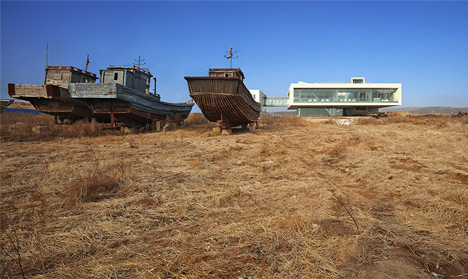 Huludao Beach Exhibit Centre by META-Project