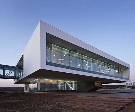 Huludao Beach Exhibit Centre by META-Project