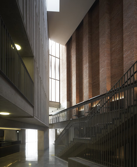 MAC Belfast by Hackett Hall McKnight MAC Belfast by Hackett Hall McKnight