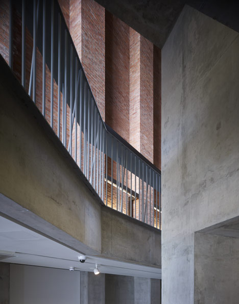 MAC Belfast by Hackett Hall McKnight MAC Belfast by Hackett Hall McKnight