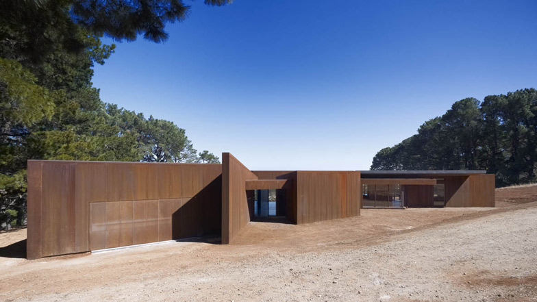 Red House at Red Hill by Inarc