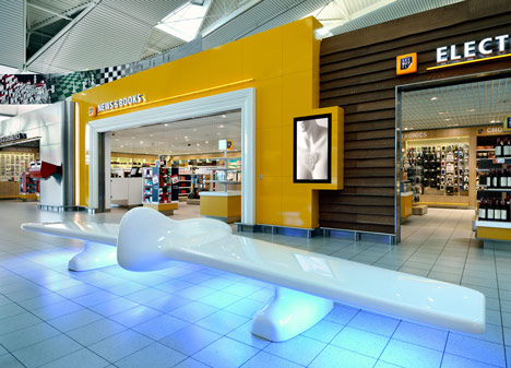 Schiphol Departure Lounge 4 by Tjep.