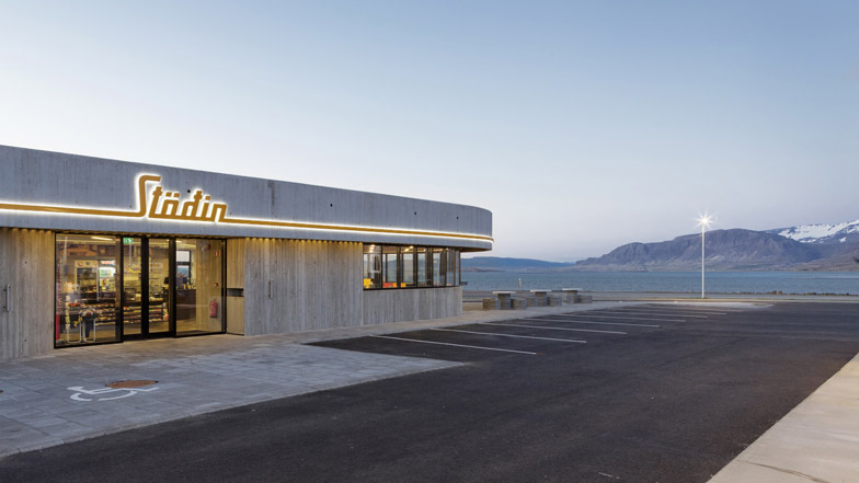 Stodian Roadside Stop by KRADS