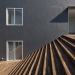 Terrace Step House by HUG