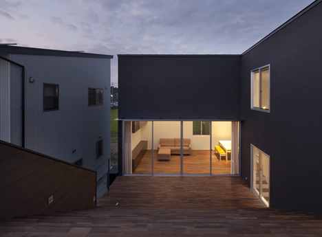 Terrace Step House by HUG Terrace Step House by HUG