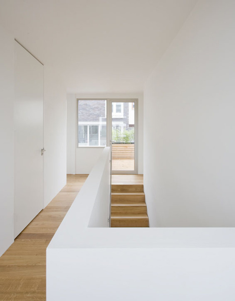 V12K0709 Piano House by Pasel Kuenzel Architects V12K0709 Piano House by Pasel Kuenzel Architects