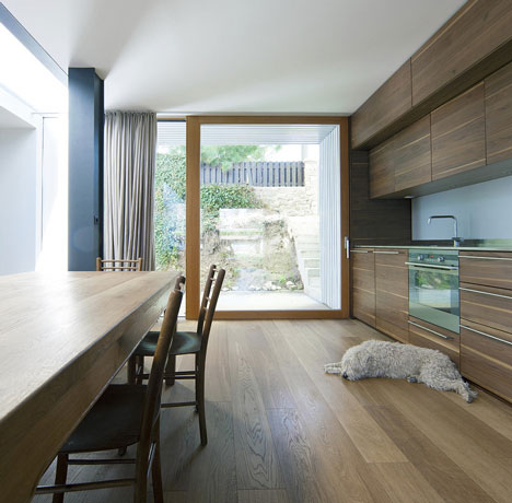 Villa T-Extension by OFIS Arhitekti