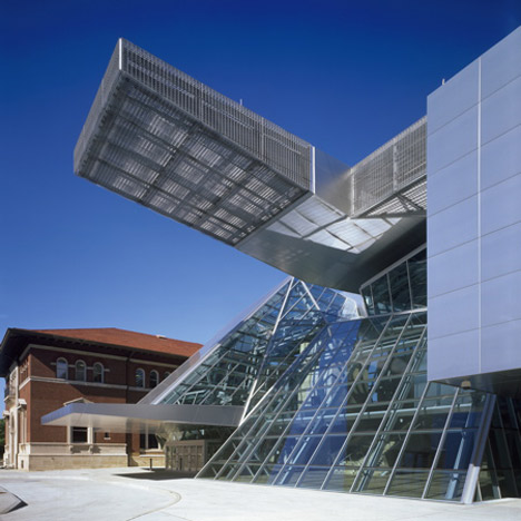 Akron Art Museum by Coop Himmelb(l)au