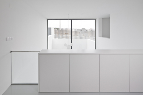 Casa DJ by [i]da Arquitectos