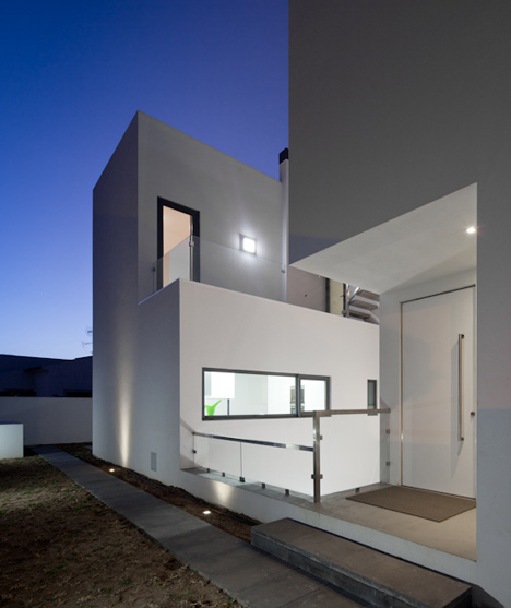 Casa DJ by [i]da Arquitectos