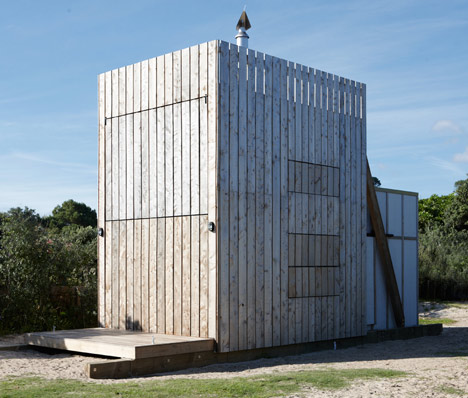 Hut on Sleds by Crosson Clarke Carnachan Architects