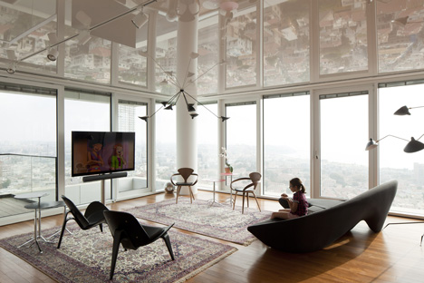 R1T Flat by Paritzki & Liani Architects