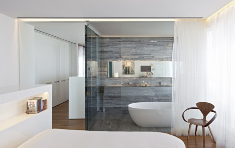 R1T Flat by Paritzki & Liani Architects