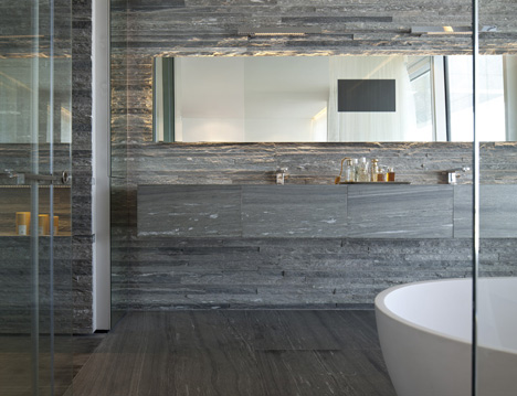 R1T Flat by Paritzki & Liani Architects