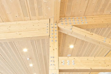 Sportcentrum Nieuw Zuilen by Koppert and Koenis Architects