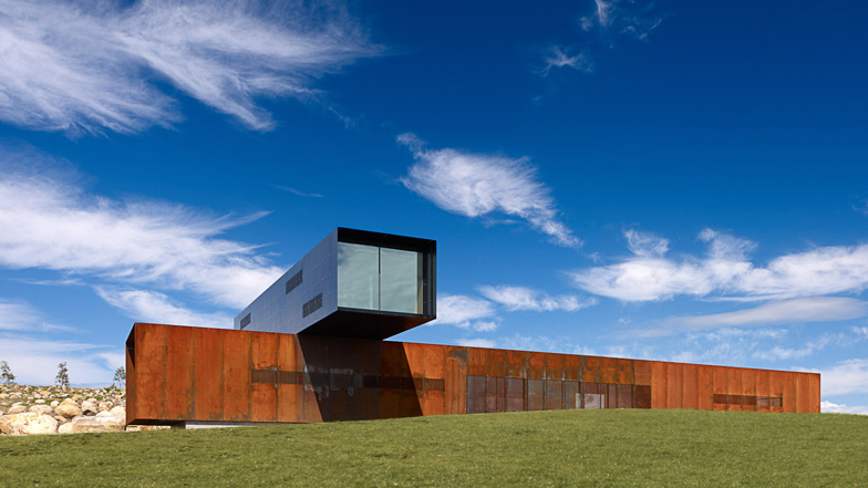 View Hill House by Denton Corker Marshall